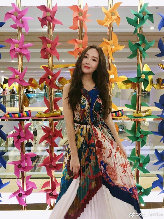 'Công chúa băng giá' xứ Hàn Jessica Jung dáng đẹp hút mắt - ảnh 14
