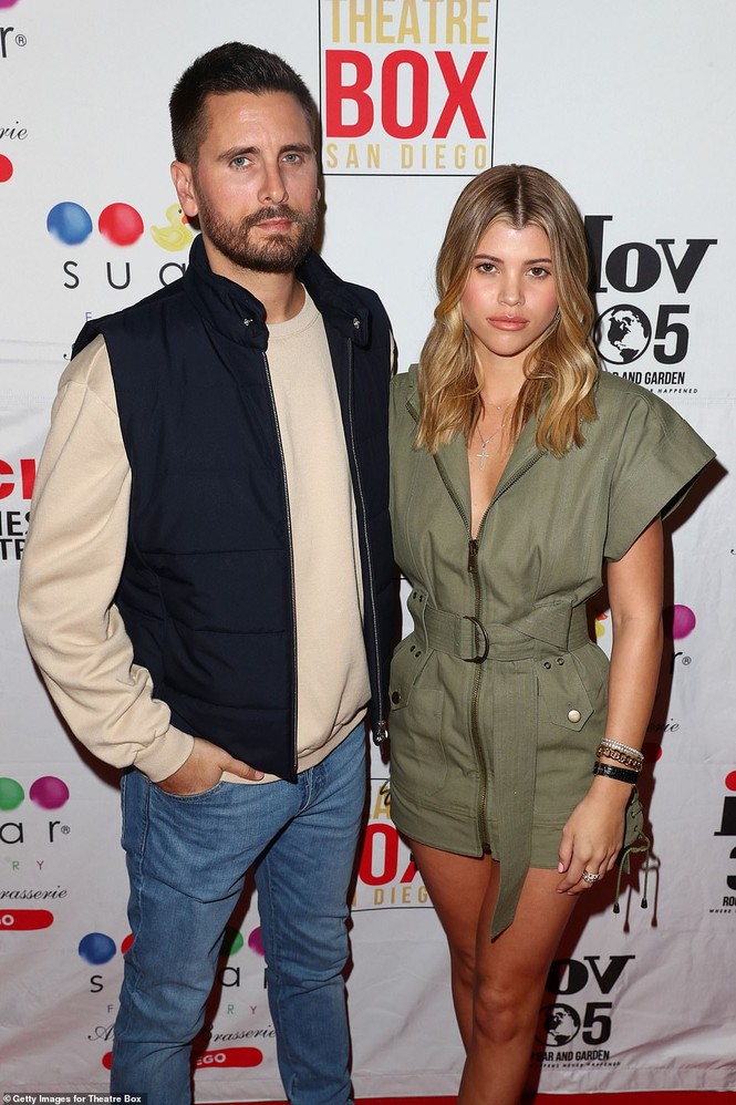 Nàng mẫu 9x Sofia Richie quấn quýt bên bạn trai hơn 16 tuổi - ảnh 12