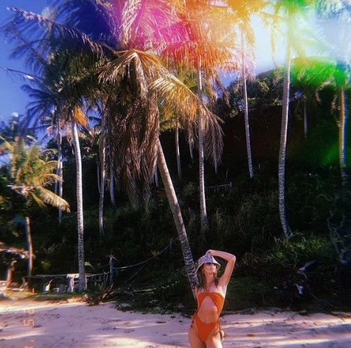 Candice Swanepoel sinh hai con vẫn quyến rũ đầy mê hoặc - ảnh 9