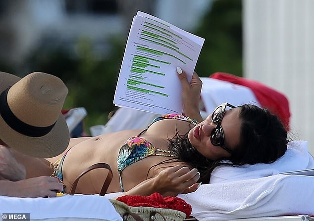 Adriana Lima mặt mộc, gần 40 tuổi vẫn căng tràn sức sống - ảnh 4