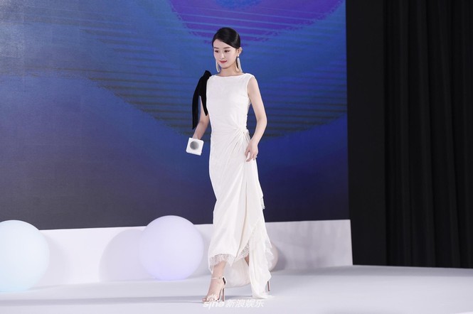 'Sở Kiều' Triệu Lệ Dĩnh xinh ngất ngây sau 6 tháng sinh con - ảnh 8