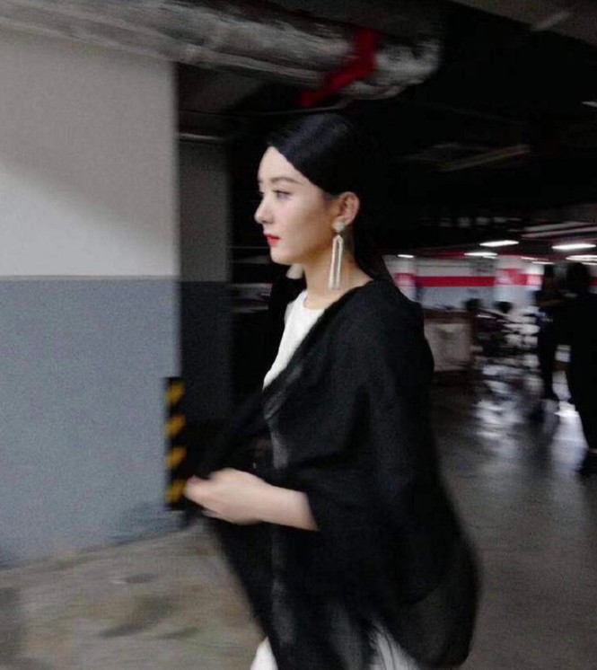 'Sở Kiều' Triệu Lệ Dĩnh xinh ngất ngây sau 6 tháng sinh con - ảnh 13