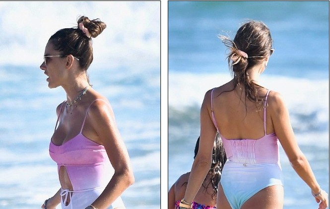 'Nữ thần áo tắm' Alessandra Ambrosio tình tứ hôn bạn trai trên biển - ảnh 3