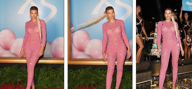 Mặc kín đáo, Sofia Richie vẫn quá đỗi gợi cảm bên bạn trai hơn 16 tuổi - ảnh 4