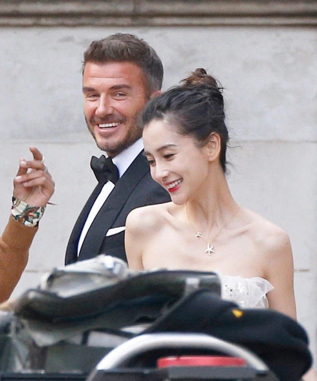 David Beckham tươi hết cỡ bên 'cô dâu' xinh đẹp Angelababy - ảnh 2