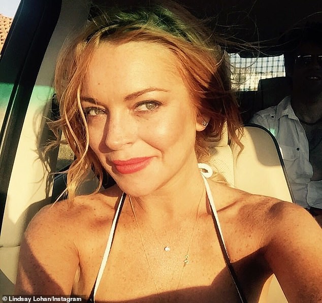 Sau tin đồn hẹn hò Thái tử Ả rập, Lindsay Lohan tiết lộ bị bồ đá - ảnh 3