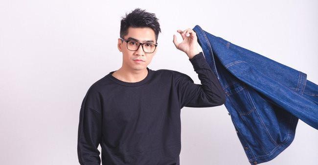 Bỏ làm vlog, người bán bánh mì, người chuyển hướng ca hát, kinh doanh - ảnh 2