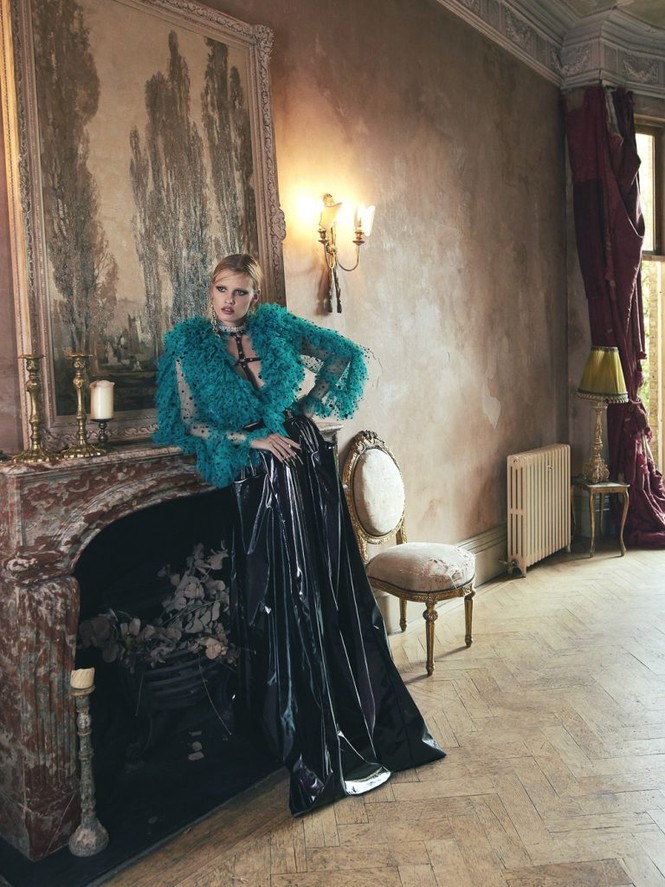 Mỹ nhân 'ngực khủng' Lara Stone táo bạo quyến rũ hút hồn - ảnh 13
