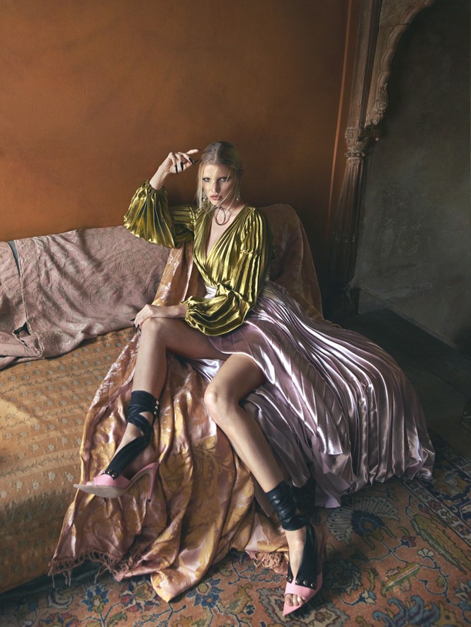 Mỹ nhân 'ngực khủng' Lara Stone táo bạo quyến rũ hút hồn - ảnh 10