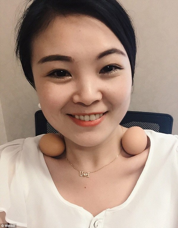 Khoe dáng đẹp, giới trẻ rộ phiên bản nâng cấp của trào lưu xương quai xanh - ảnh 6