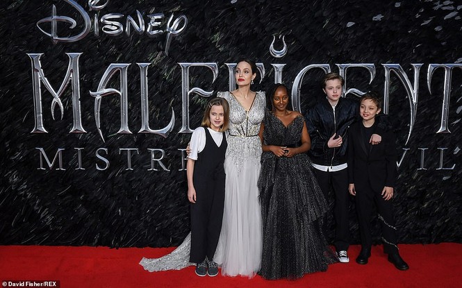 Angelina Jolie tỏa sáng lộng lẫy như nàng tiên trên thảm đỏ - ảnh 10