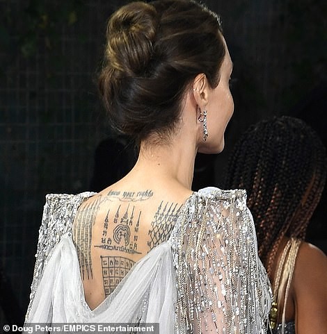 Angelina Jolie tỏa sáng lộng lẫy như nàng tiên trên thảm đỏ - ảnh 4