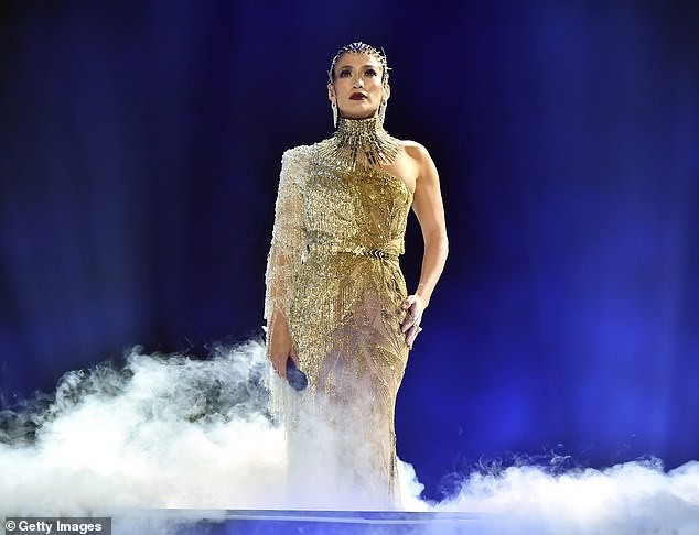 Jennifer Lopez 50 tuổi táo bạo khỏa thân trên bìa single mới - ảnh 10