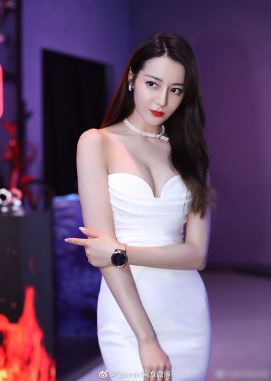 Mỹ nhân Tân Cương ngực đầy dáng thon đẹp xuất sắc - ảnh 2