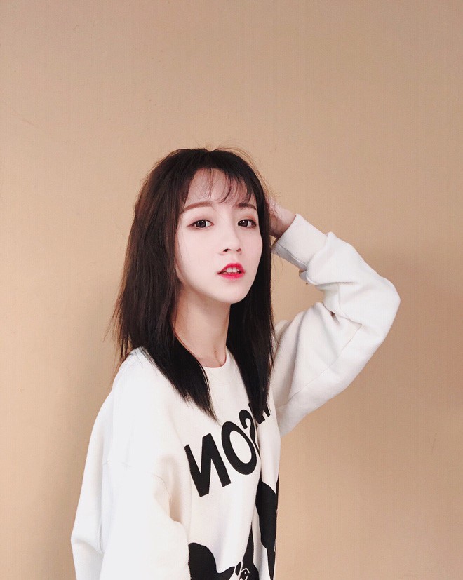 Hot girl khiến fan tưởng người khác khi lộ ảnh chưa trang điểm - ảnh 3