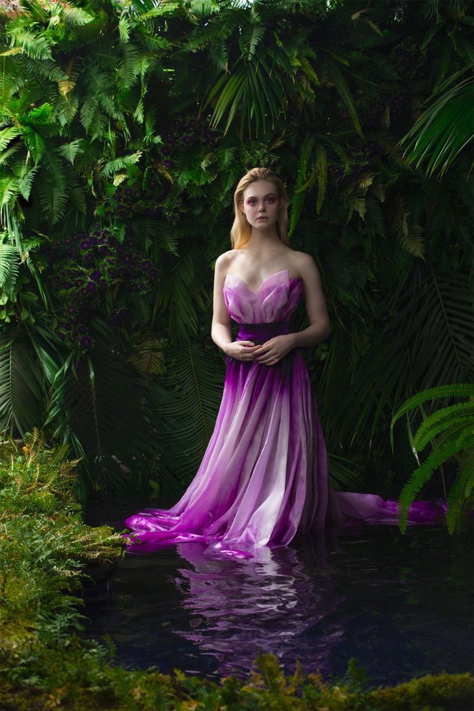 'Tiên hắc ám' Angelina Jolie đọ sắc nàng thơ 9x Elle Fanning - ảnh 27