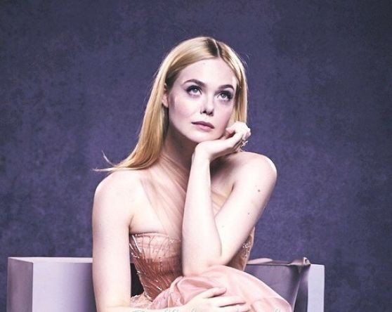 'Tiên hắc ám' Angelina Jolie đọ sắc nàng thơ 9x Elle Fanning - ảnh 10