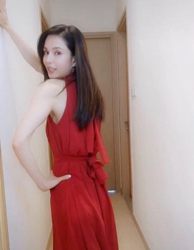 'Tiểu Long Nữ' Lý Nhược Đồng mặc váy cô dâu trẻ trung bất ngờ - ảnh 7