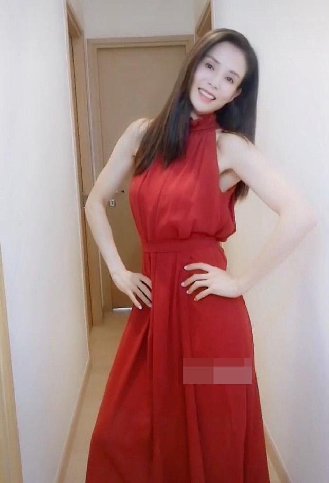 'Tiểu Long Nữ' Lý Nhược Đồng mặc váy cô dâu trẻ trung bất ngờ - ảnh 9