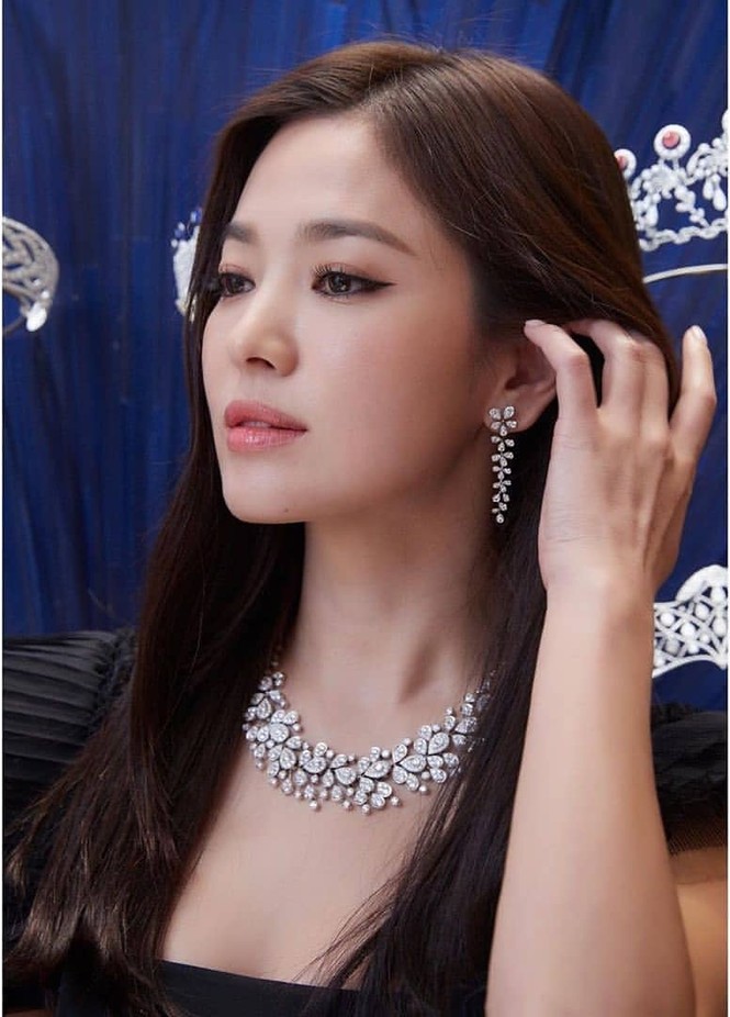 Song Hye Kyo quá đẹp với nhan sắc đỉnh cao trong ảnh đen trắng - ảnh 6