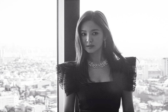 Song Hye Kyo quá đẹp với nhan sắc đỉnh cao trong ảnh đen trắng - ảnh 3