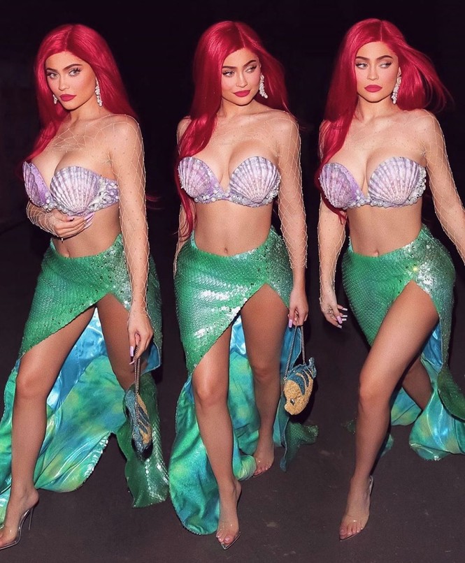 Kylie Jenner mặc áo ngực vỏ sò hóa trang thành nàng tiên cá - ảnh 1