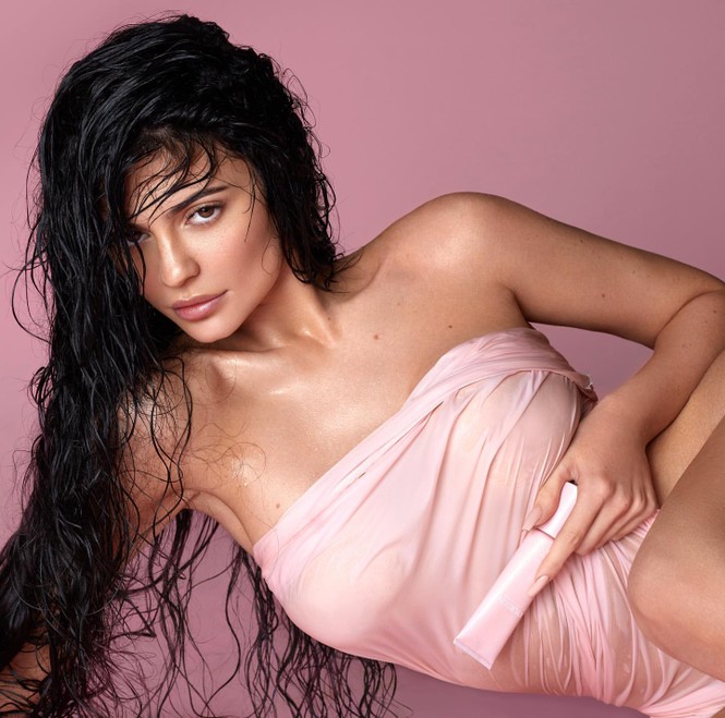 Cô út tỉ phú Kylie Jenner tung ảnh bikini 'đốn tim' các chàng trai - ảnh 4