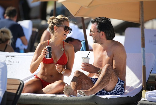 Sylvie Meis thả dáng nóng bỏng bên bạn trai ở Miami - ảnh 1