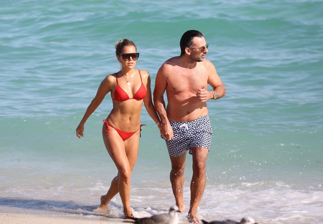 Sylvie Meis thả dáng nóng bỏng bên bạn trai ở Miami - ảnh 10