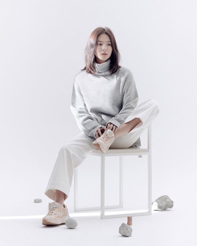 Gần tứ tuần, Song Hye Kyo vẫn xinh đẹp nền nã 'đốn tim' fan - ảnh 9