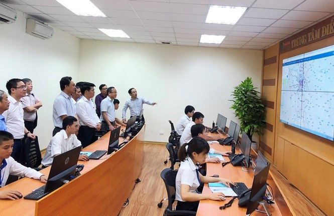 Đề xuất khách dưới 18 tuổi được dùng vé xe buýt ưu tiên - ảnh 1