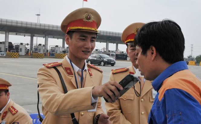 Lập 2 đoàn kiểm tra ma túy tại các bến xe Hà Nội - ảnh 1