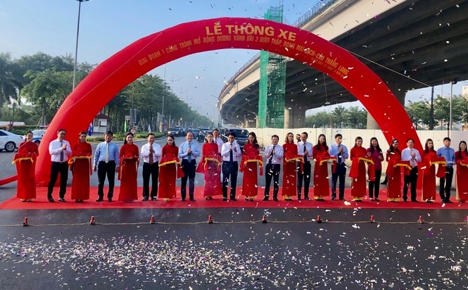 Thông xe đường vành đai Mai Dịch-Cầu Thăng Long rộng 16 làn - ảnh 1