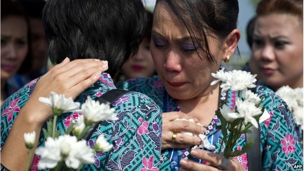 Malaysia đón thi thể 20 hành khách trên chuyến bay MH17 - ảnh 2