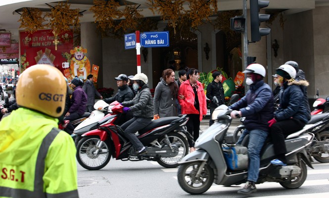 Đi bộ vi phạm luật giao thông mới chỉ bị CSGT nhắc nhở - ảnh 5