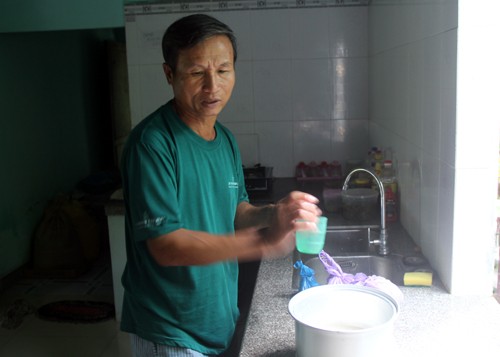 Người đàn ông tần tảo nuôi 5 con vào đại học - ảnh 2