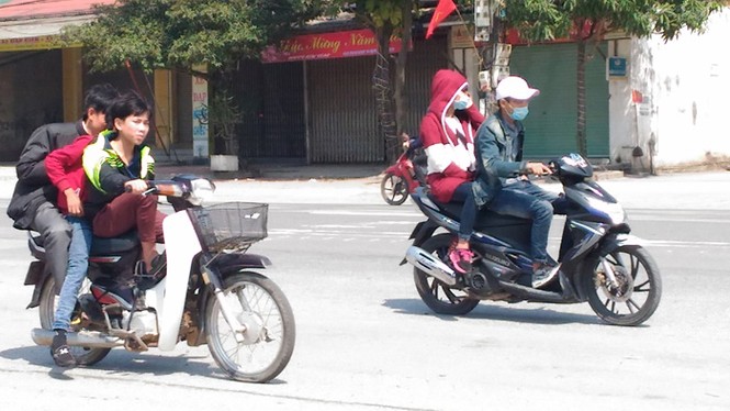 Du xuân quên đội mũ bảo hiểm - ảnh 10