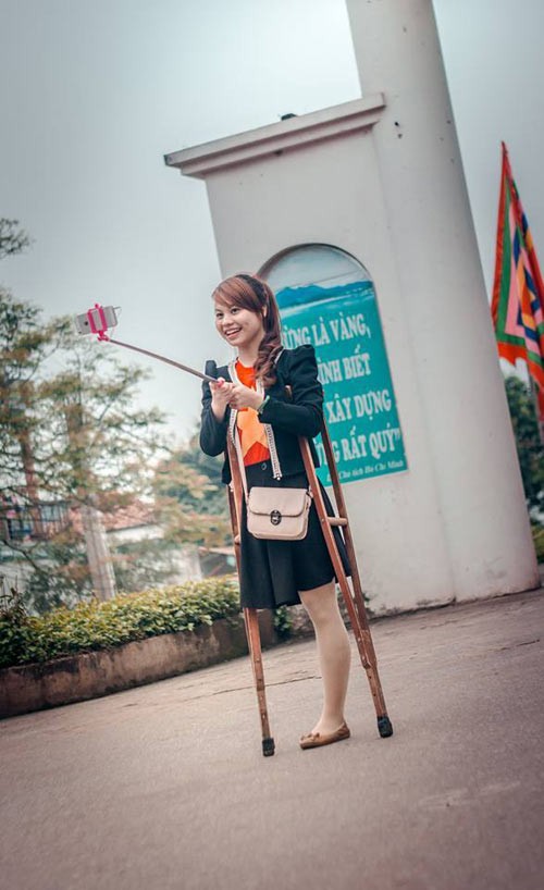 Đằng sau bức ảnh selfie của cô gái khuyết tật - ảnh 1