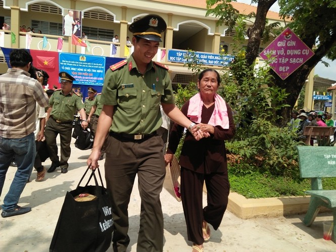 Công an Cửa khẩu Tân Sơn Nhất hưởng ứng tháng thanh niên - ảnh 2