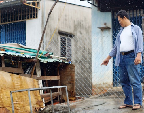 Tưới xăng đốt hàng xóm lúc sáng sớm - ảnh 1
