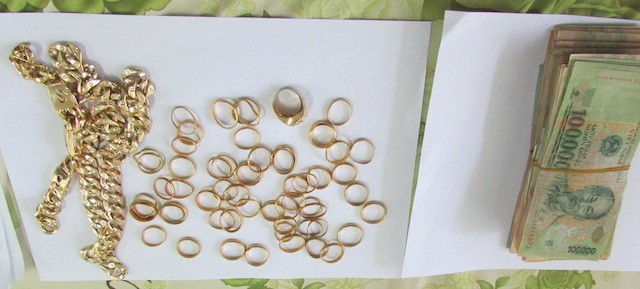Ông ăn xin được trả lại gần 10 lượng vàng bị cướp - ảnh 1