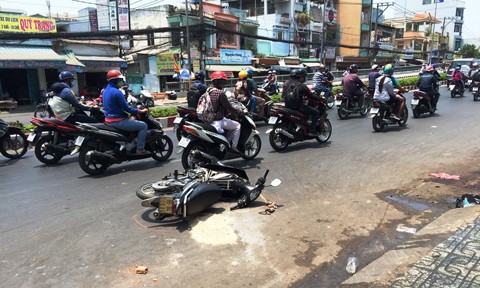 Nghi can tạt axit 2 nữ sinh ở Sài Gòn bị bắt - ảnh 2