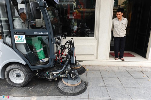 10 xe quét đường hiện đại xuất hiện trên phố Hà Nội - ảnh 9