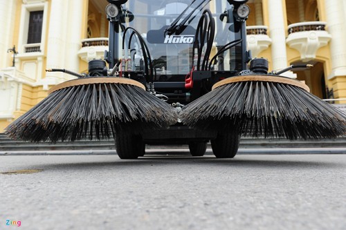 10 xe quét đường hiện đại xuất hiện trên phố Hà Nội - ảnh 3
