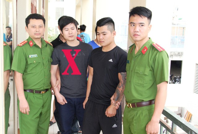 Bắt quả tang 12 đối tượng đánh bạc trong quán karaoke - ảnh 1