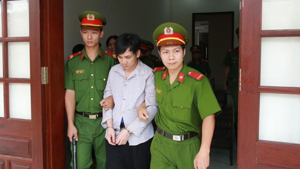 Đâm 2 người thương vong vì mất... quần - ảnh 1