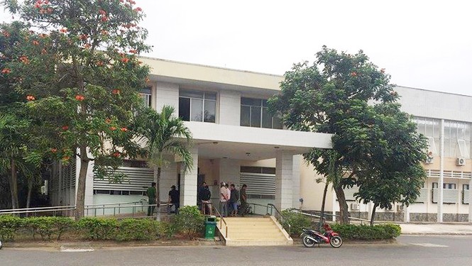 Trung tá công an bị nam thanh niên rút dao đâm tử vong giữa đường - ảnh 1