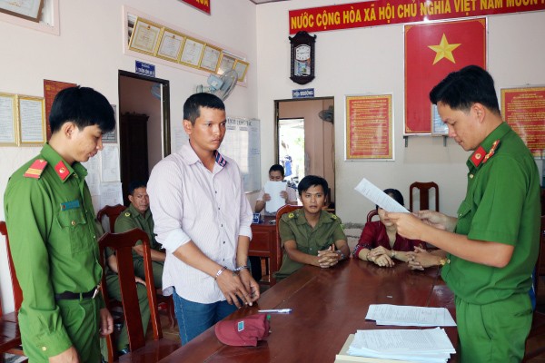 Hai thanh niên nhậu xong không trả tiền, chém luôn chủ quán - ảnh 2
