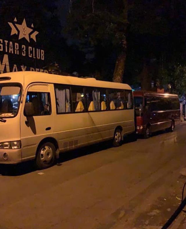 Công an Hà Nội đột kích Star 3 Club, gần 200 dân chơi bị đưa về trụ sở - ảnh 1