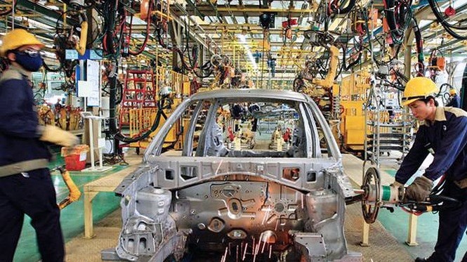 Ô tô Đức về Việt Nam giảm giá 30%: Dằn tiền chờ xe sang - ảnh 2